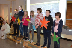 Adventsfeier-mit-vielen-Beitraegen